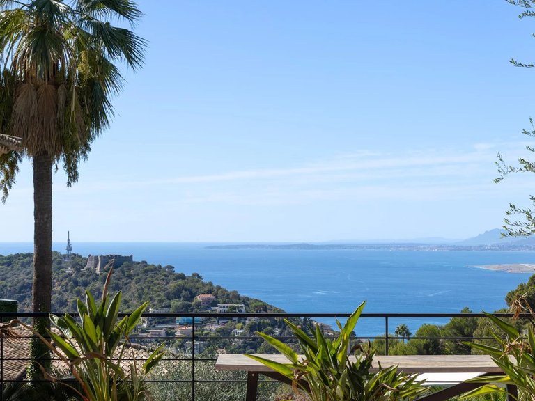 Villa for Sale in Villefranche Sur Mer, Villefranche, Cap Ferrat Area 2