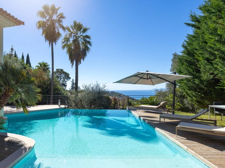 Villa for Sale in Villefranche Sur Mer, Villefranche, Cap Ferrat Area 4