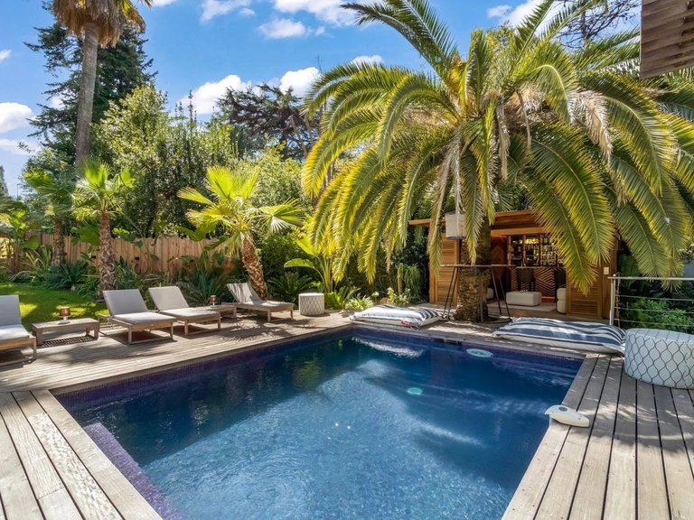 Villa for Sale in Cannes, Cannes Area 2