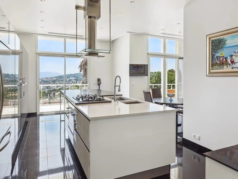 Villa for Sale in Cannes, Cannes Area 5