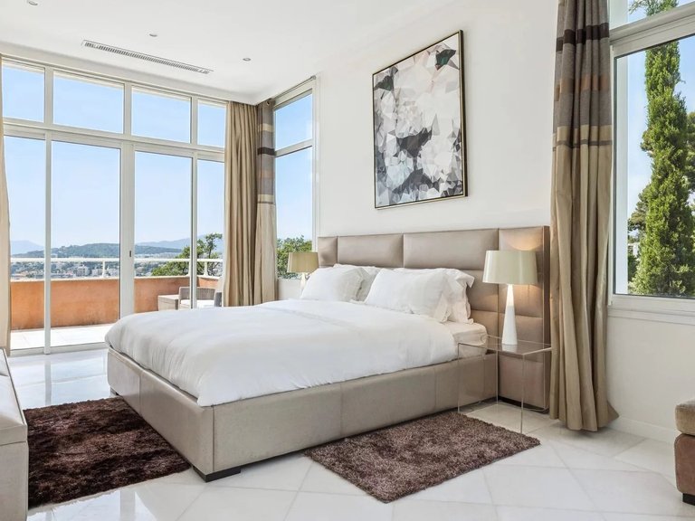 Villa for Sale in Cannes, Cannes Area 6