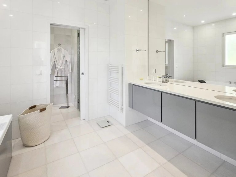 Villa for Sale in Cannes, Cannes Area 7