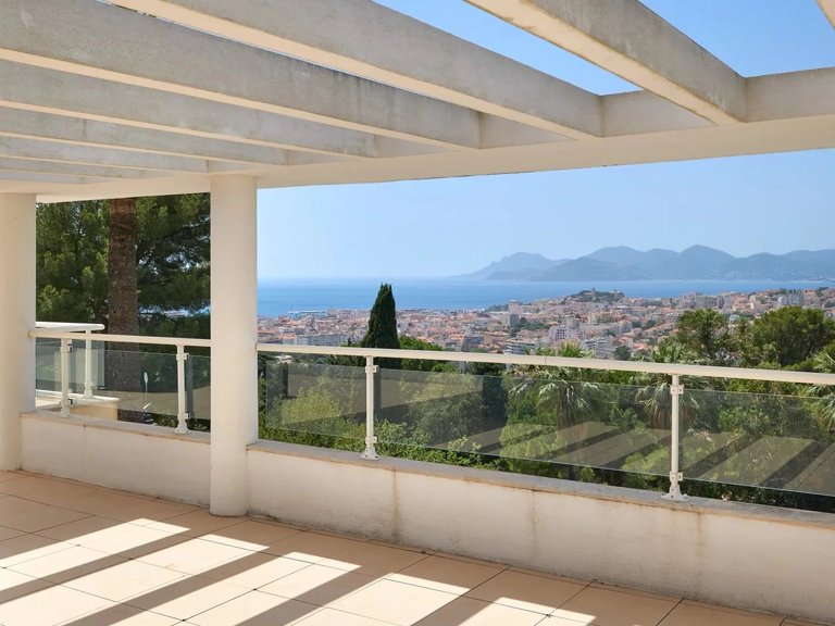 Villa for Sale in Cannes, Cannes Area 9