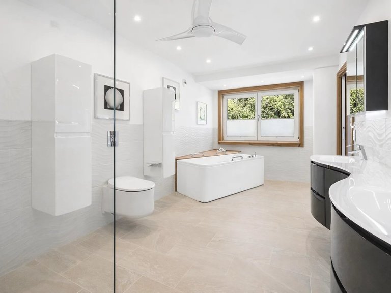 Villa for Sale in Mandelieu La Napoule, Cannes Area 9