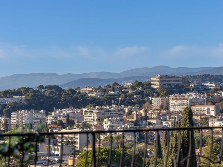 Villa for Sale in Cannes, Cannes Area 4