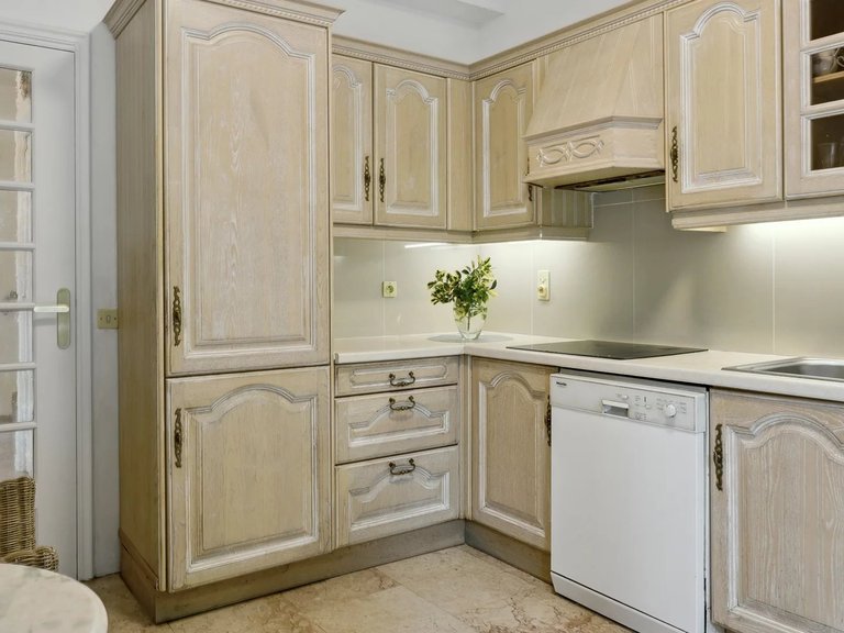 Villa for Sale in Cannes, Cannes Area 8