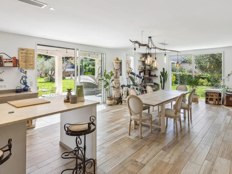 Villa for Sale in Mouans Sartoux, Mougins, Valbonne, Grasse Area 4