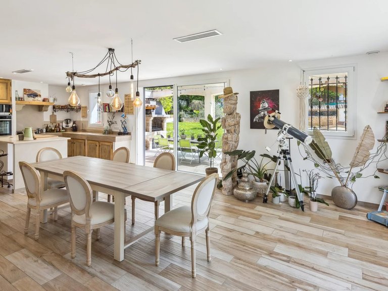 Villa for Sale in Mouans Sartoux, Mougins, Valbonne, Grasse Area 6