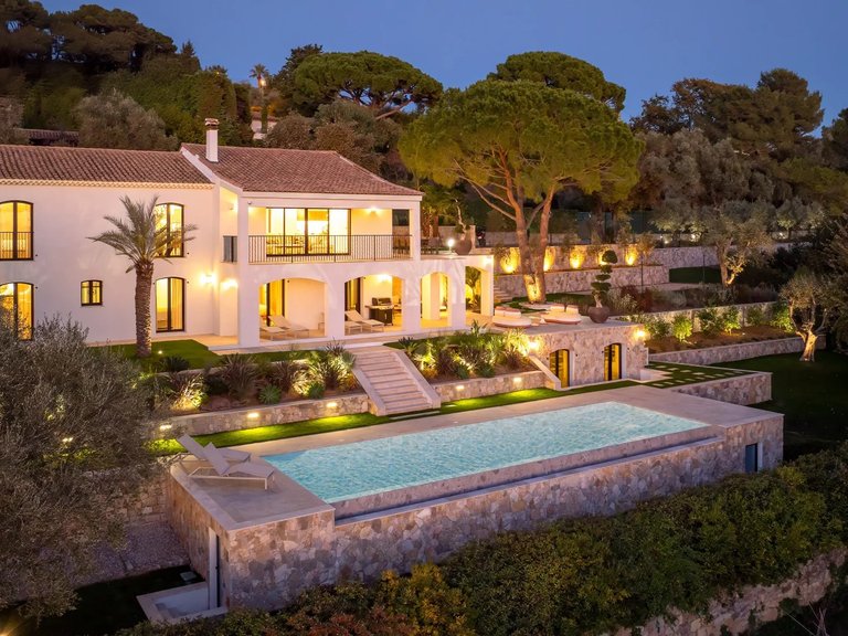 Villa for Sale in Le Cannet, Cannes Area 1