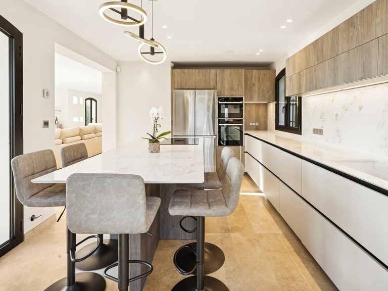 Villa for Sale in Le Cannet, Cannes Area 4
