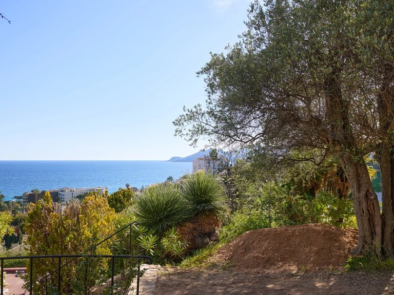 Villa for Sale in Cannes, Cannes Area 4
