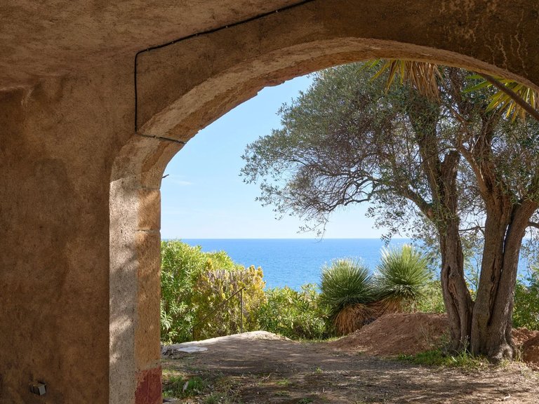 Villa for Sale in Cannes, Cannes Area 5