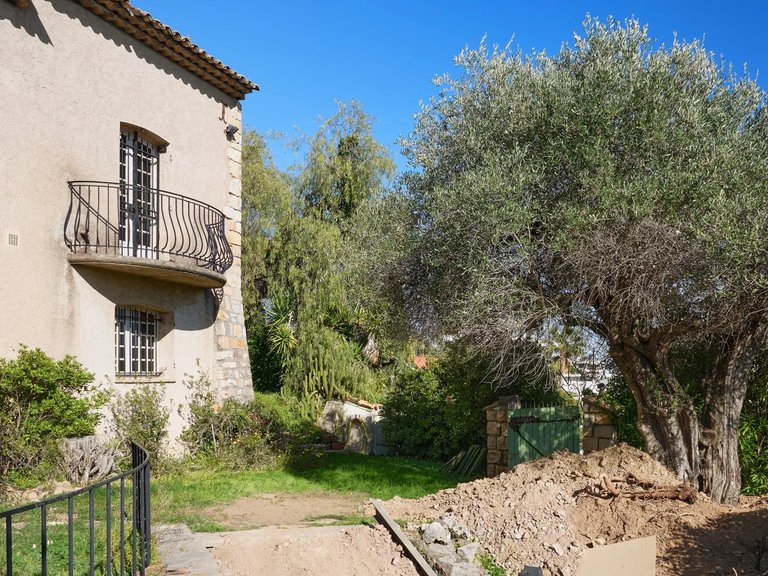 Villa for Sale in Cannes, Cannes Area 7