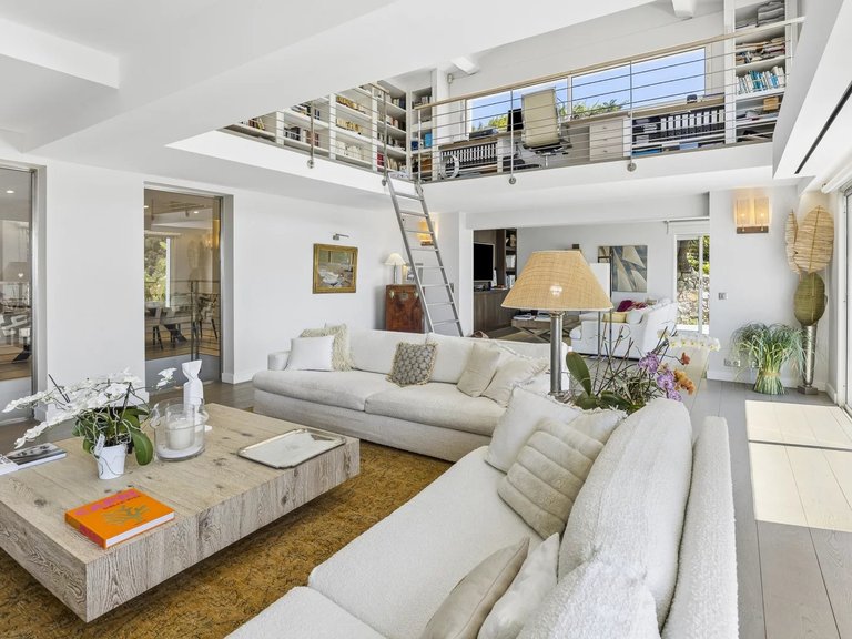 Villa for Sale in Cannes, Cannes Area 10
