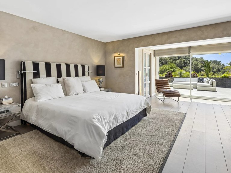 Villa for Sale in Cannes, Cannes Area 6