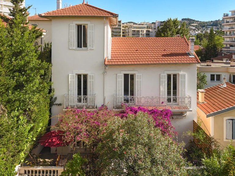 Villa for Sale in Cannes, Cannes Area 1