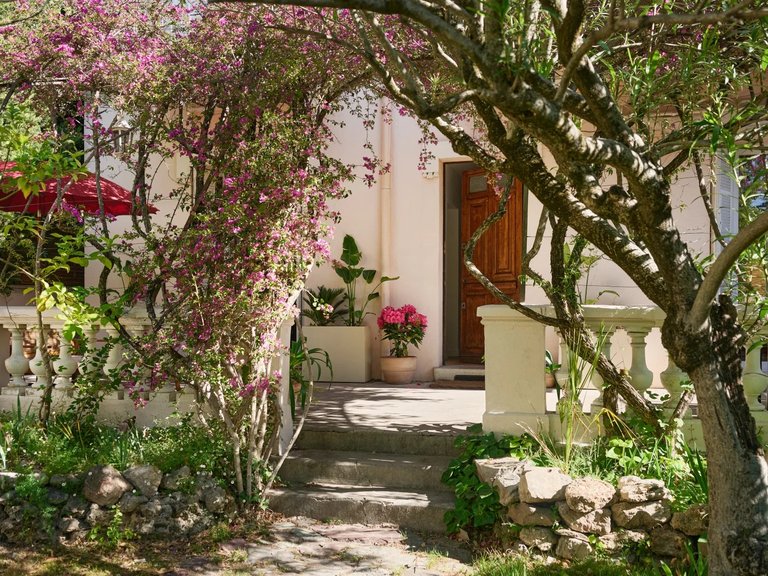 Villa for Sale in Cannes, Cannes Area 3