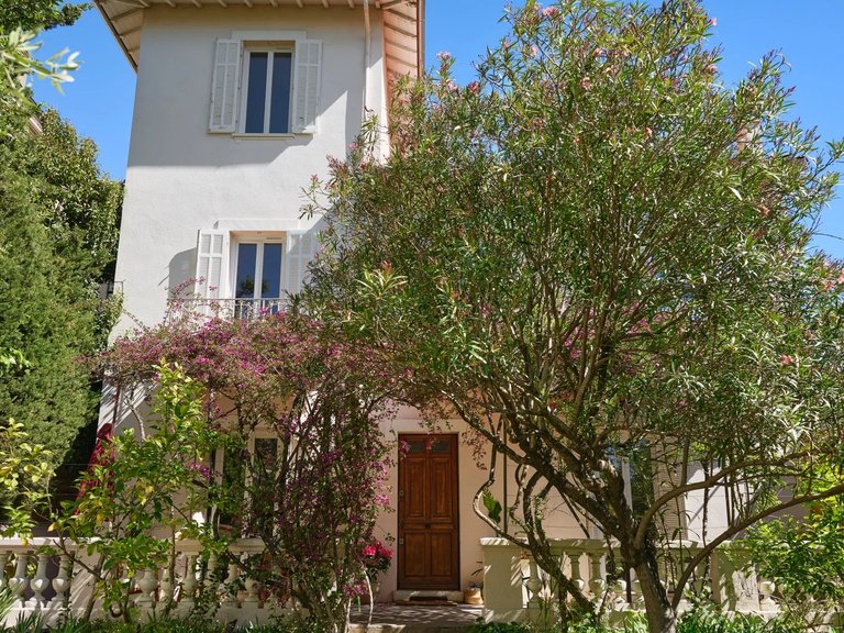 Villa for Sale in Cannes, Cannes Area 5