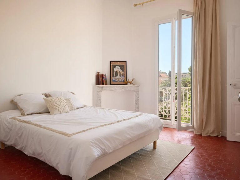 Villa for Sale in Cannes, Cannes Area 2