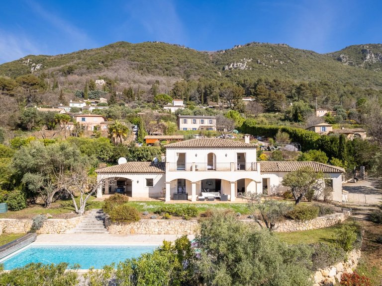 Villa for Sale in Tourrettes Sur Loup, Vence, St. Paul Area 2