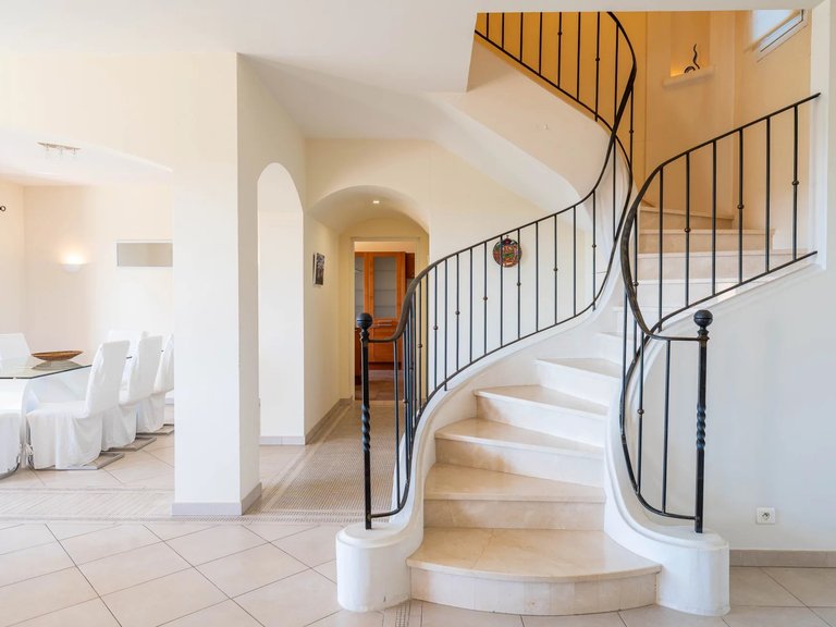 Villa for Sale in Tourrettes Sur Loup, Vence, St. Paul Area 8