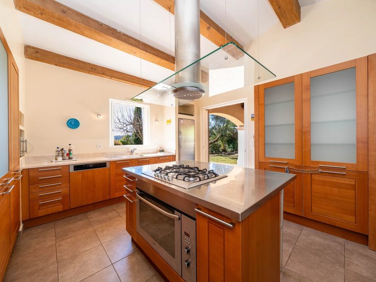 Villa for Sale in Tourrettes Sur Loup, Vence, St. Paul Area 9