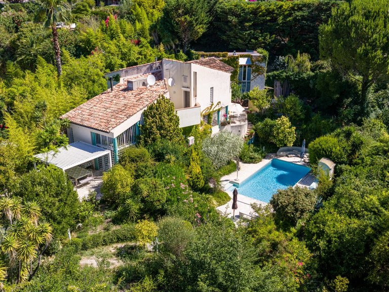 Villa for Sale in St Paul, Vence, St. Paul Area 1