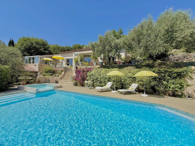 Villa for Sale in Tourrettes Sur Loup, Vence, St. Paul Area 2