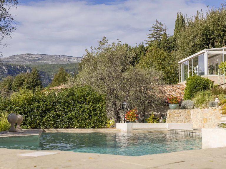 Villa for Sale in Tourrettes Sur Loup, Vence, St. Paul Area 14