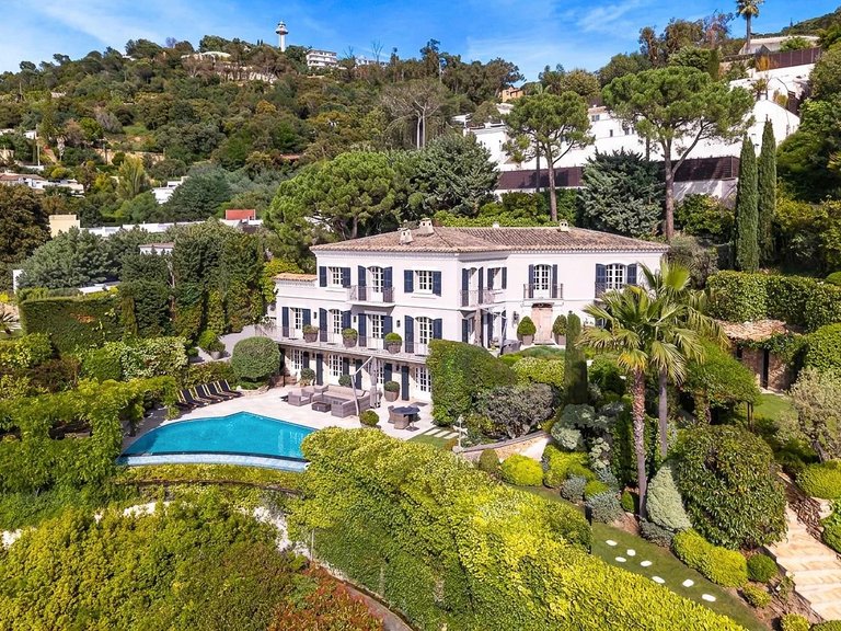 Villa for Sale in Cannes, Cannes Area 1