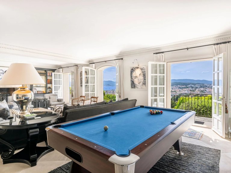Villa for Sale in Cannes, Cannes Area 14