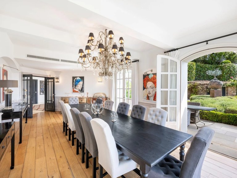 Villa for Sale in Cannes, Cannes Area 17