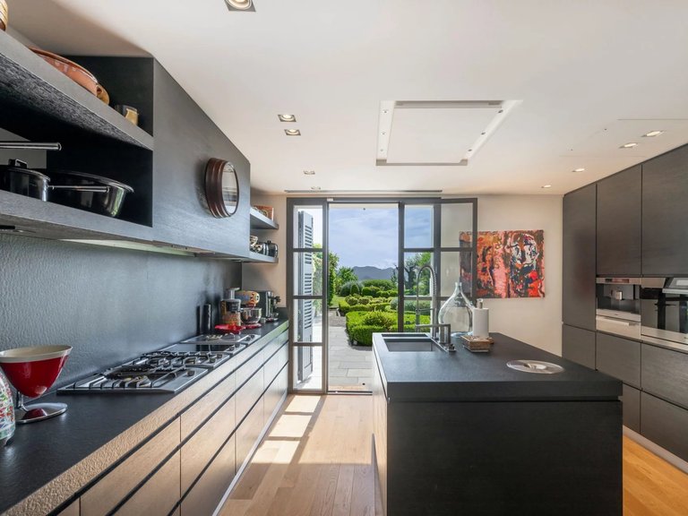 Villa for Sale in Cannes, Cannes Area 18