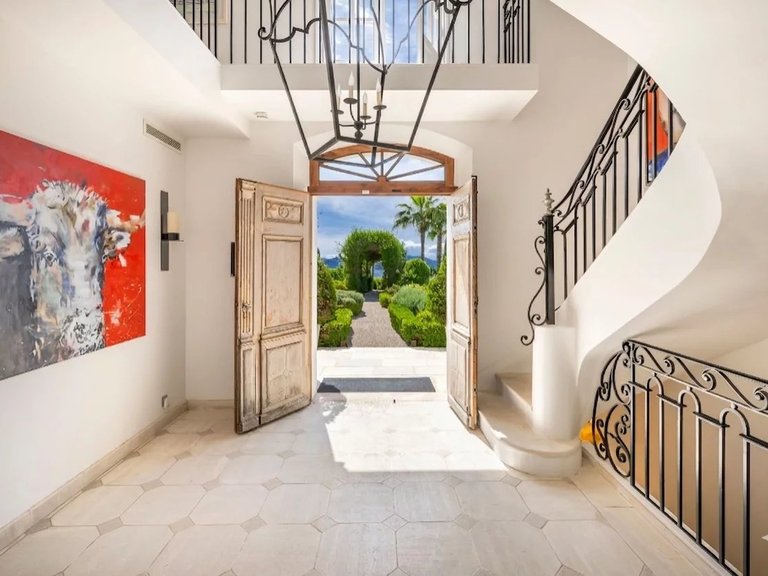 Villa for Sale in Cannes, Cannes Area 9
