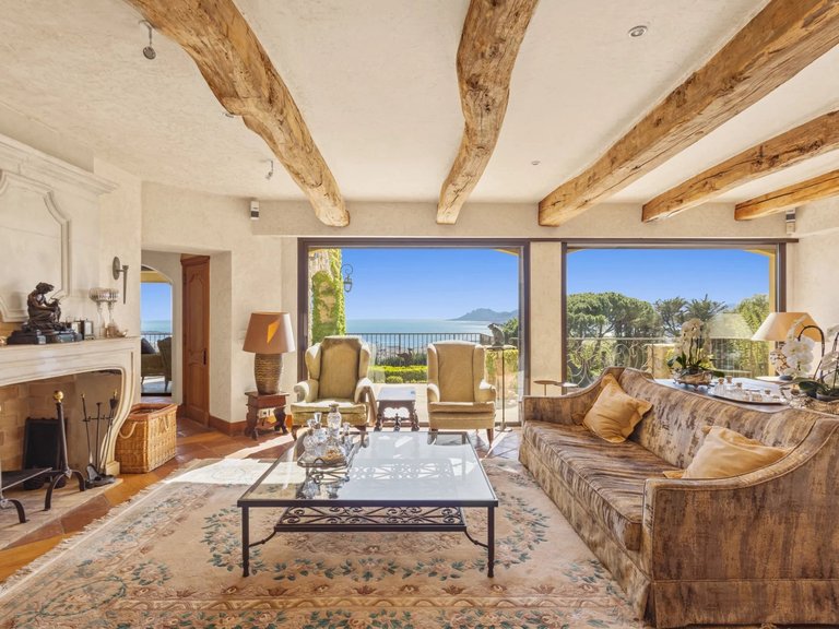 Villa for Sale in Cannes, Cannes Area 5