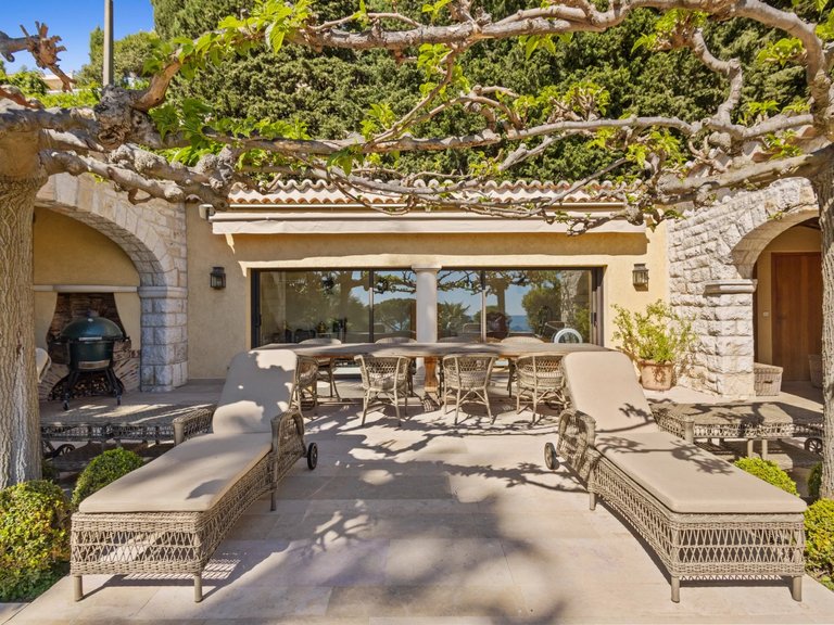 Villa for Sale in Cannes, Cannes Area 8