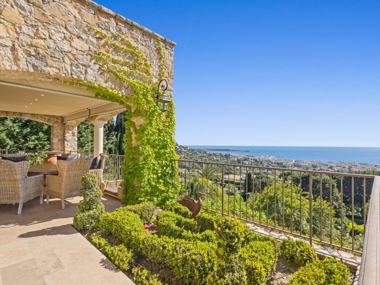 Villa for Sale in Cannes, Cannes Area 9