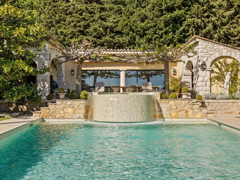 Villa for Sale in Cannes, Cannes Area 11