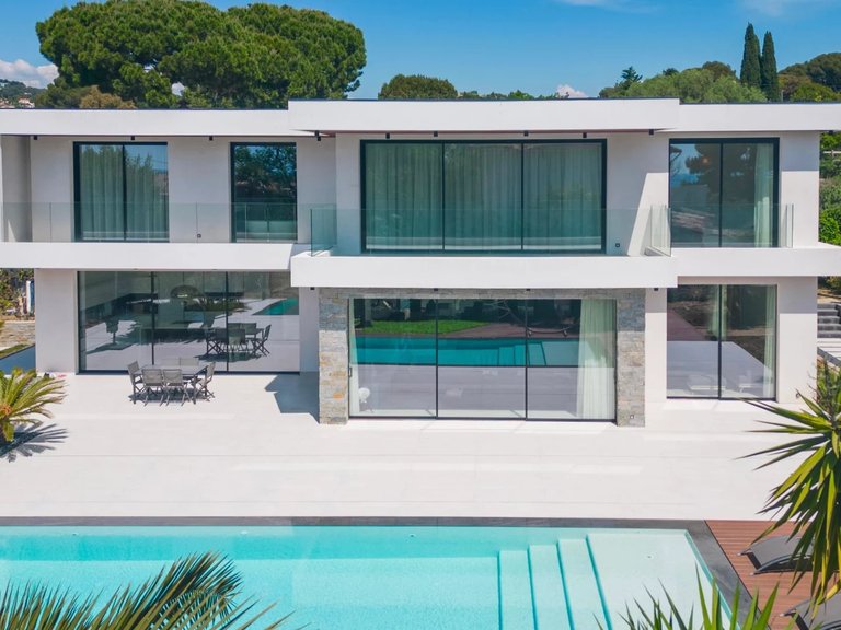 Villa for Sale in Antibes, Antibes Area 2