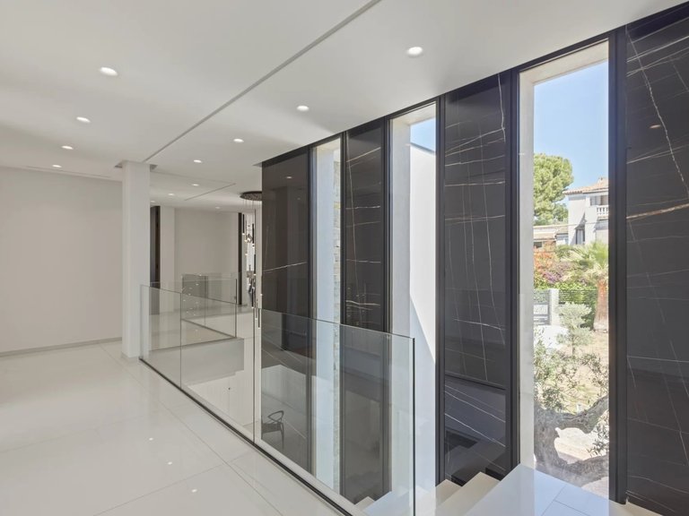 Villa for Sale in Antibes, Antibes Area 13