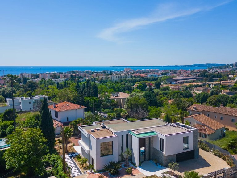 Villa for Sale in Antibes, Antibes Area 18
