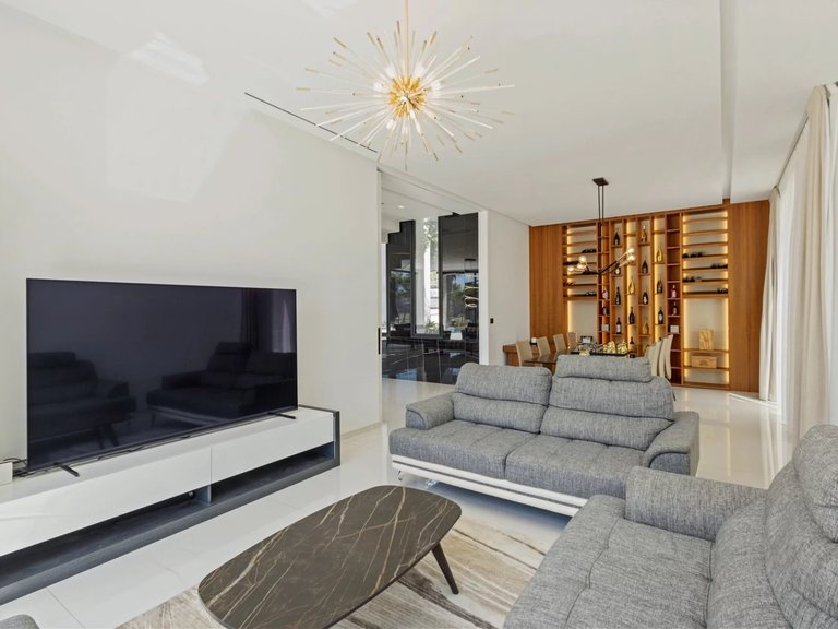 Villa for Sale in Antibes, Antibes Area 10