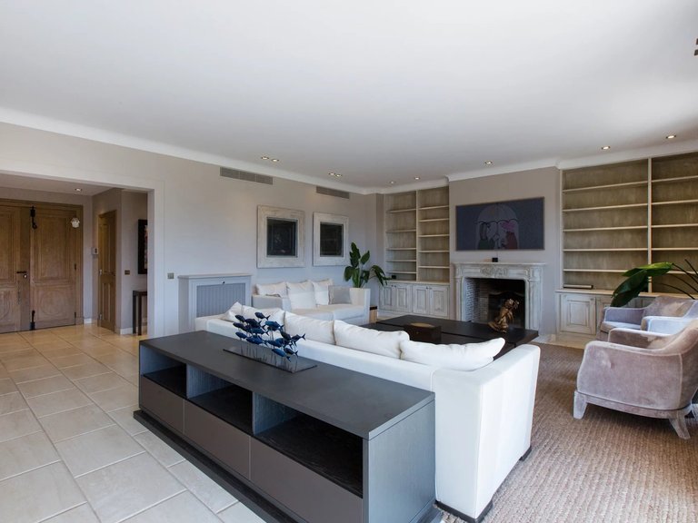Villa for Sale in Cannes, Cannes Area 12
