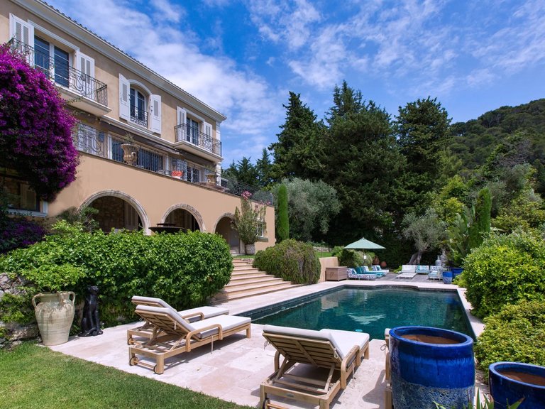 Villa for Sale in Cannes, Cannes Area 3