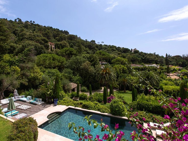 Villa for Sale in Cannes, Cannes Area 6