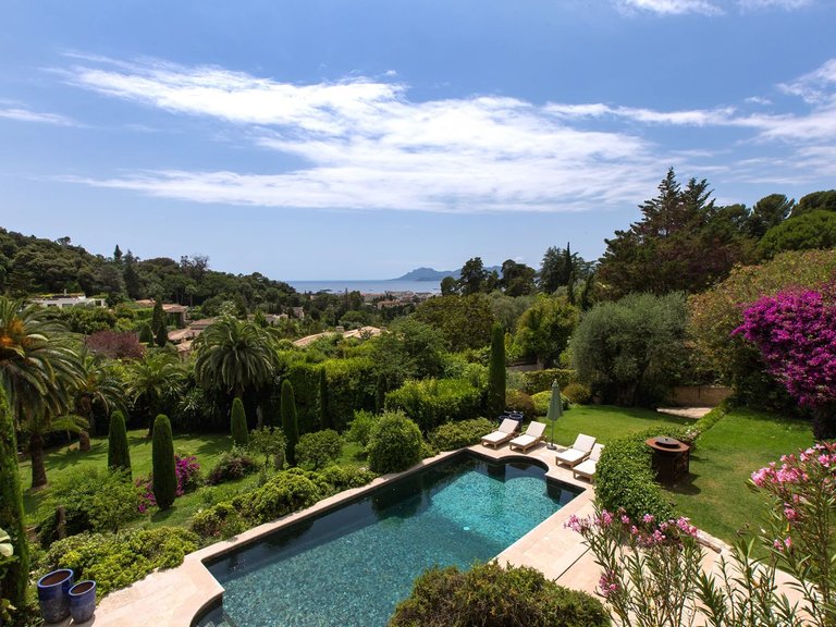 Villa for Sale in Cannes, Cannes Area 7