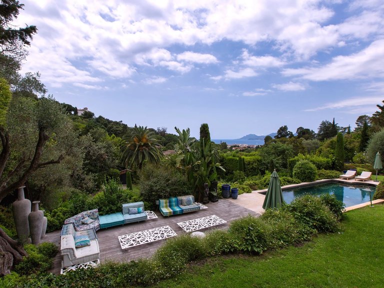 Villa for Sale in Cannes, Cannes Area 10