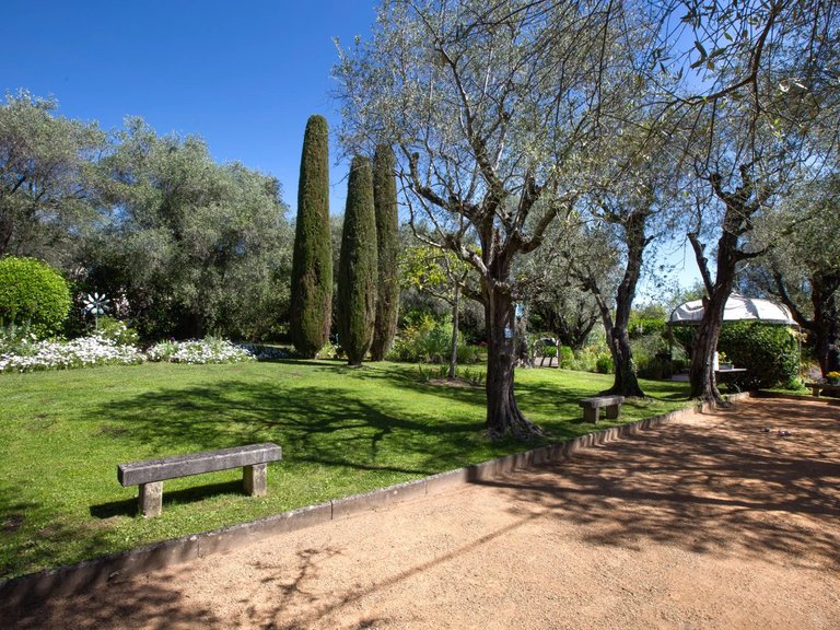 Villa for Sale in Grasse, Mougins, Valbonne, Grasse Area 11