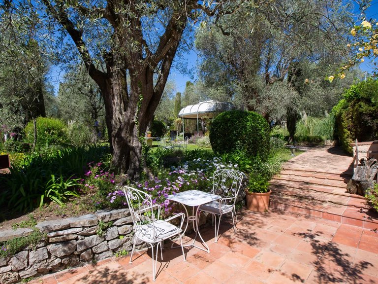 Villa for Sale in Grasse, Mougins, Valbonne, Grasse Area 14