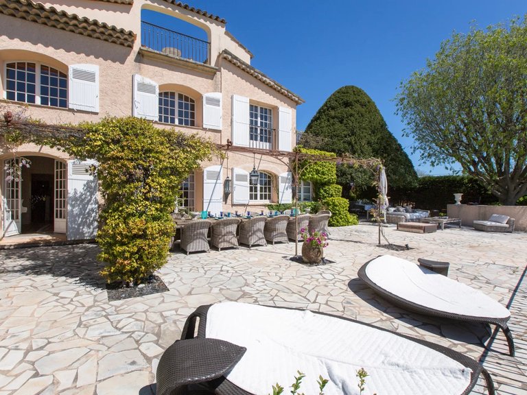 Villa for Sale in Grasse, Mougins, Valbonne, Grasse Area 15